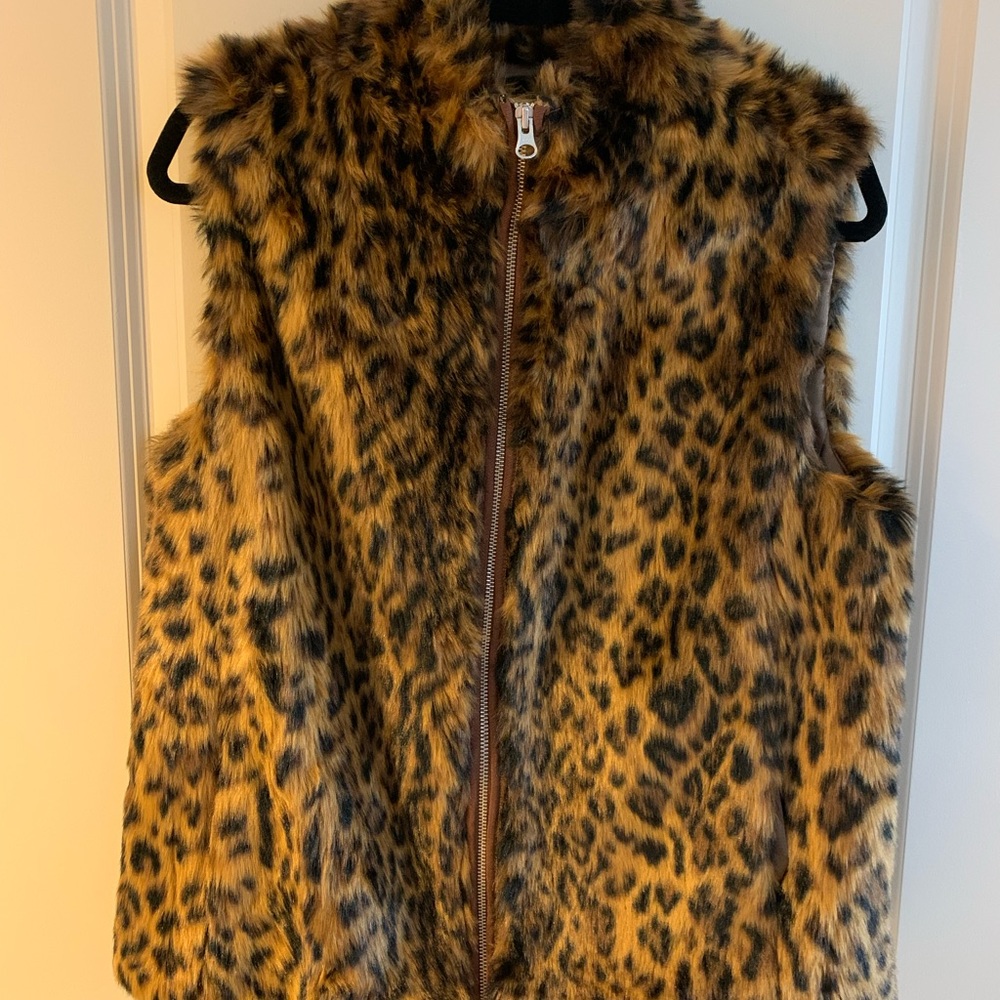 Faux fur leopard vest.